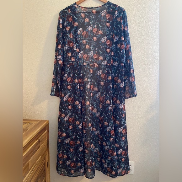 Women’s Floral Long Sleeve Sheer Chiffon Kimono - Picture 3 of 3